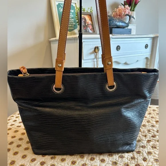 Dooney & Bourke Grommet Shopper Large Black Leather Tote - Picture 1 of 10